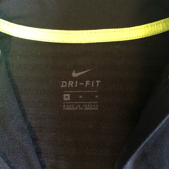 Nike performance top - Picture 2 of 2